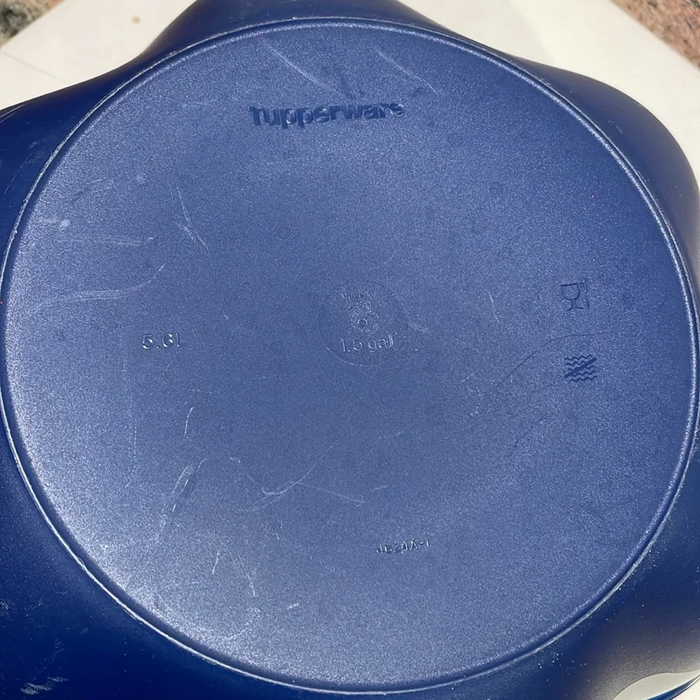Tupperware Chip ‘n Dip bowl set